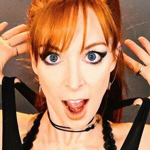 Lisa Foiles