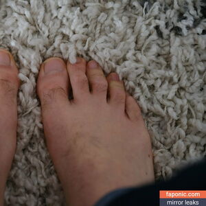 male_feet_uk